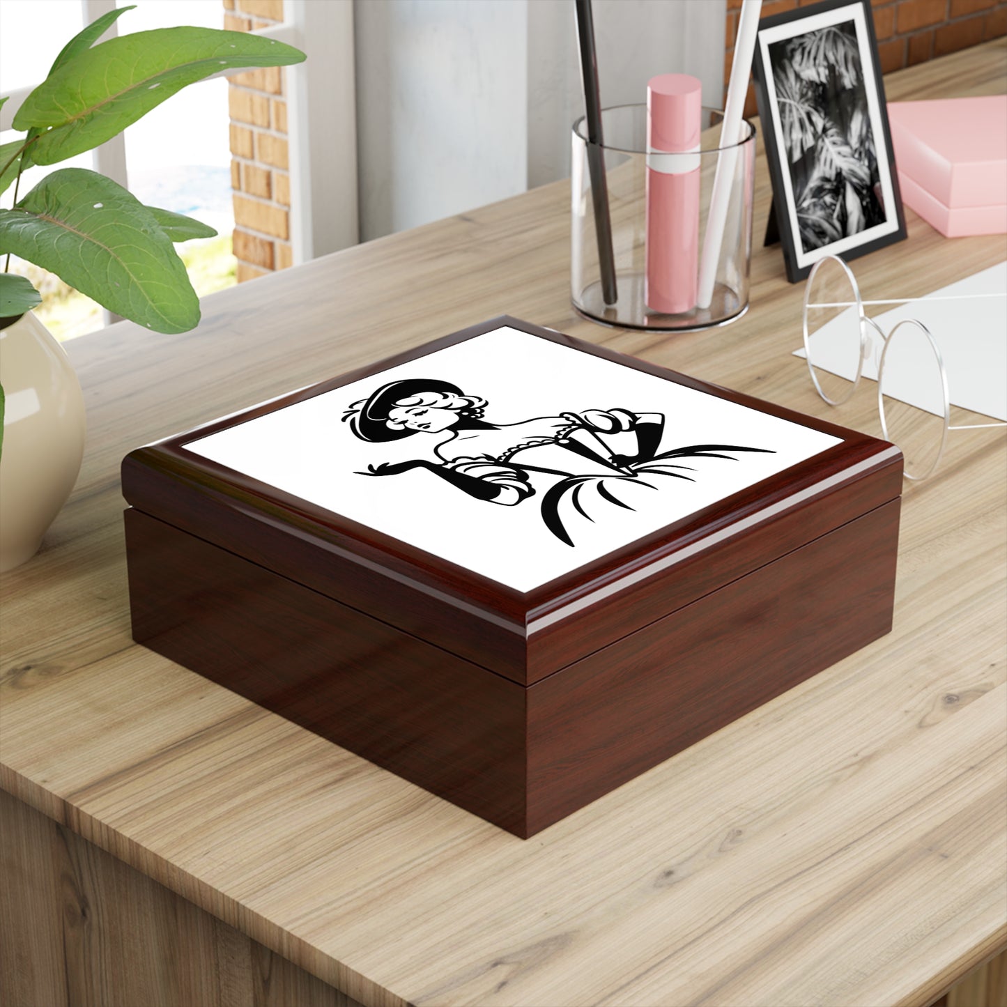 Elegant Lady Glossy Jewelry Box